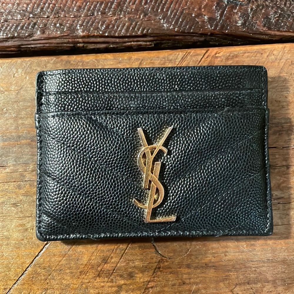 SAINT LAURENT CASSANDRE MATELASSÉ CARD CASE